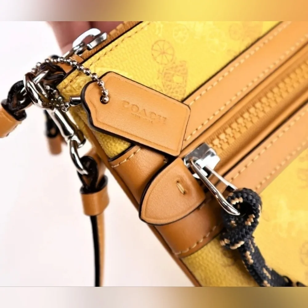 🐥 NWT YELLOW COACH